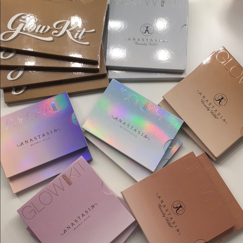 ANASTASIA BEVERLY HILLS GLOWKITS Collection